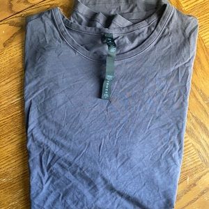Grey Lululemon t shirt